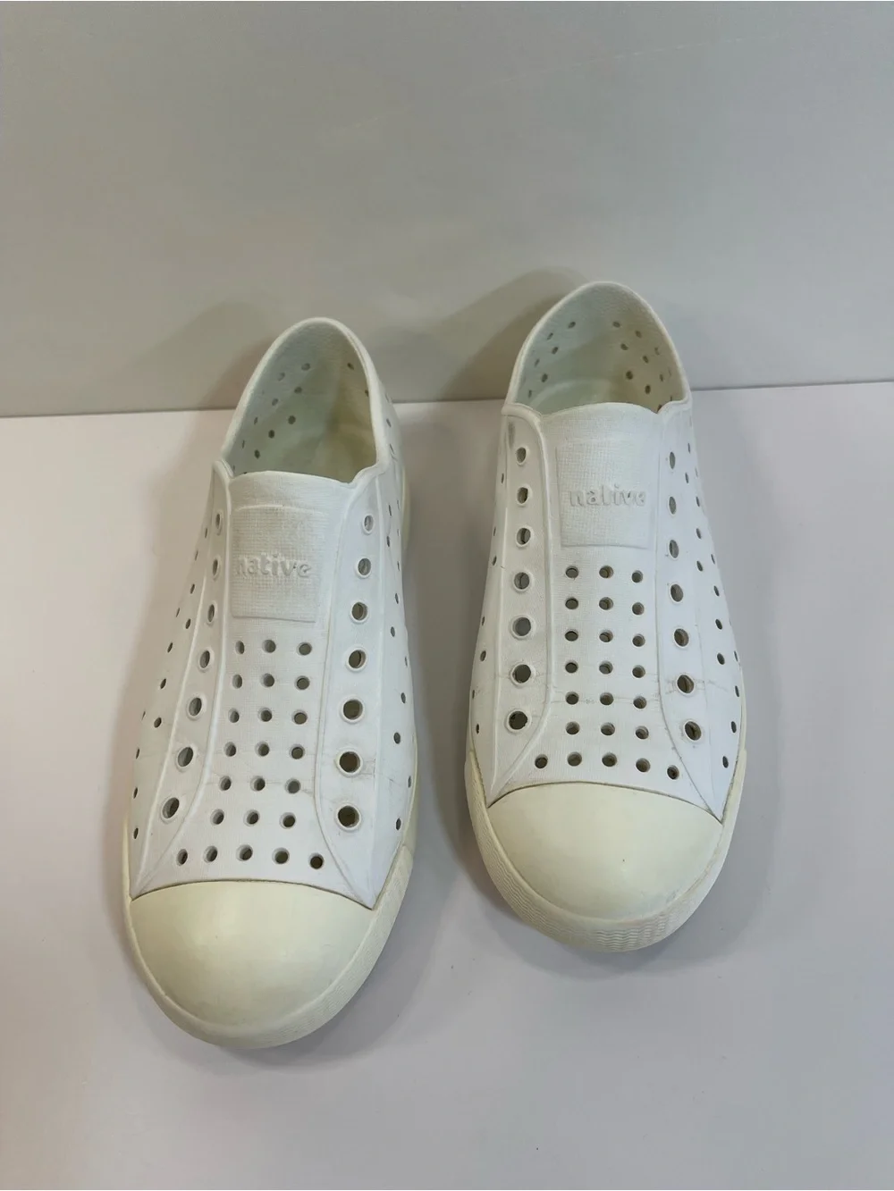 Native Kids Girls' Jefferson White Slip-On Shoes, Size J3 Water Shoe Slip On
